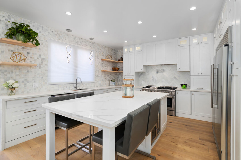 A Residential Project Located in Los Angeles, USA. With Luxury and Stylish Cabinet Highlighting the Interior Decoration of This Villa. 